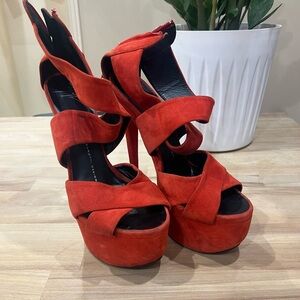 Giuseppe Zanotti Red Suede Platform Strappy Heels in size 39/ US 8.5